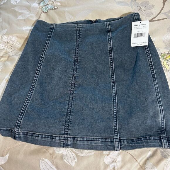 Free People Women's Gray Denim Mini Skirt Size M Casual Short - Picture 1 of 3